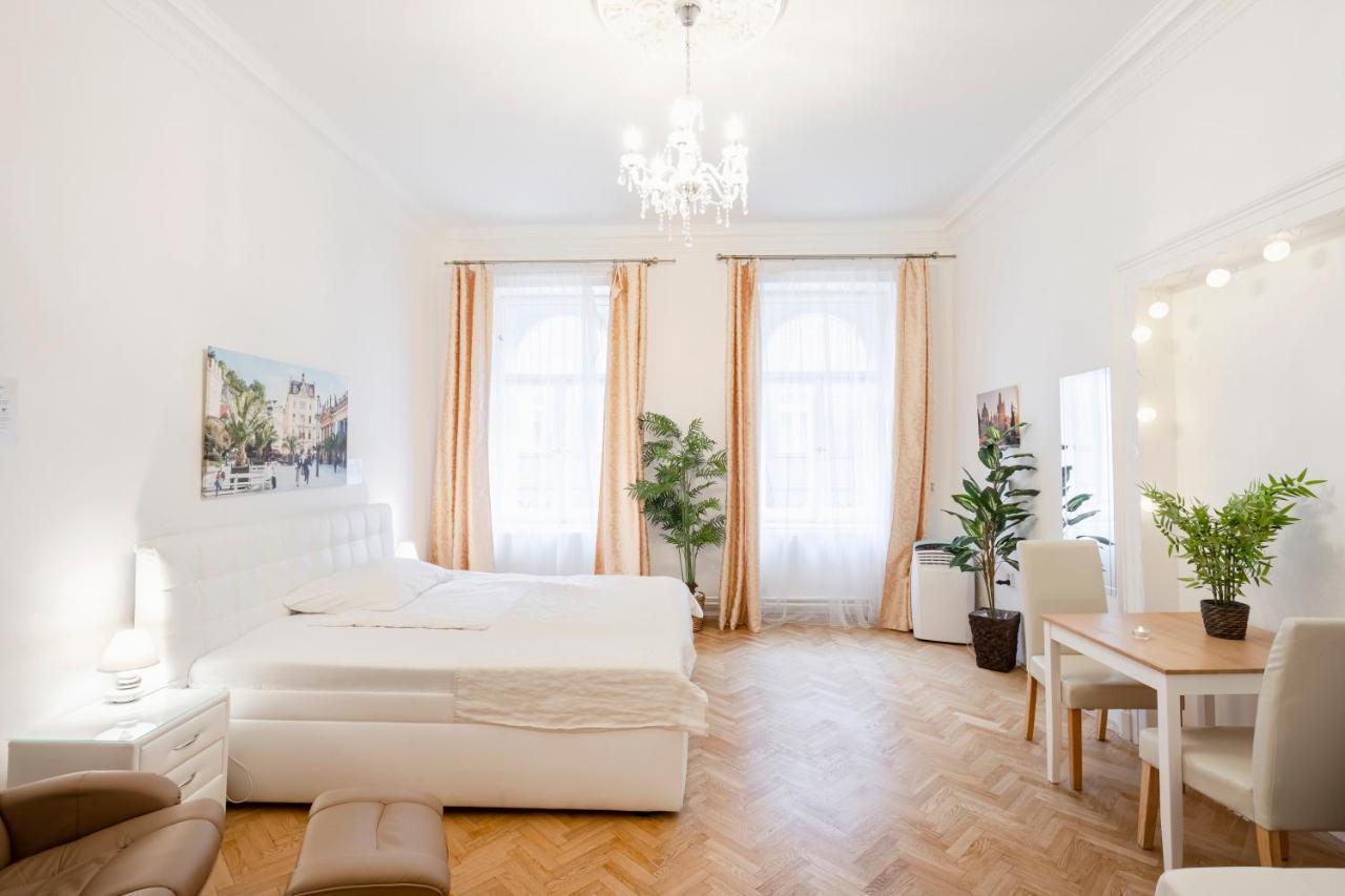 Guest house Palace - Wenceslas Square